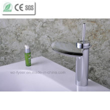 Poignée de niveau unique Robinet de lavabo à cascade de salle de bain à bec (Q3001)